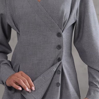 Ensemble Élégant à Coupe Fluide et Silhouette Structurée